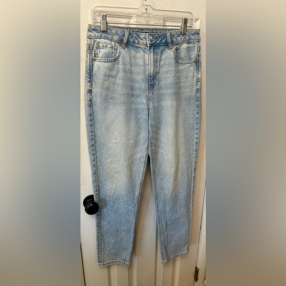 American Eagle Light Wash Mom Jeans, 8